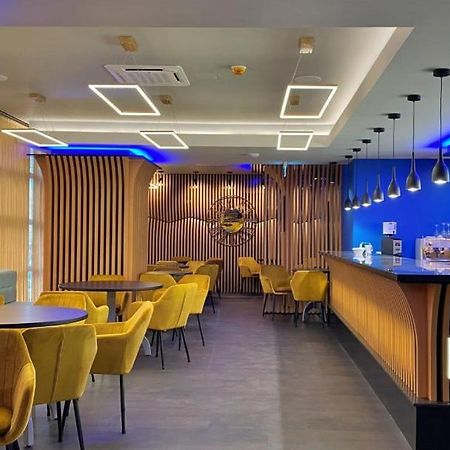 Hotel Condor Tulcea Extérieur photo