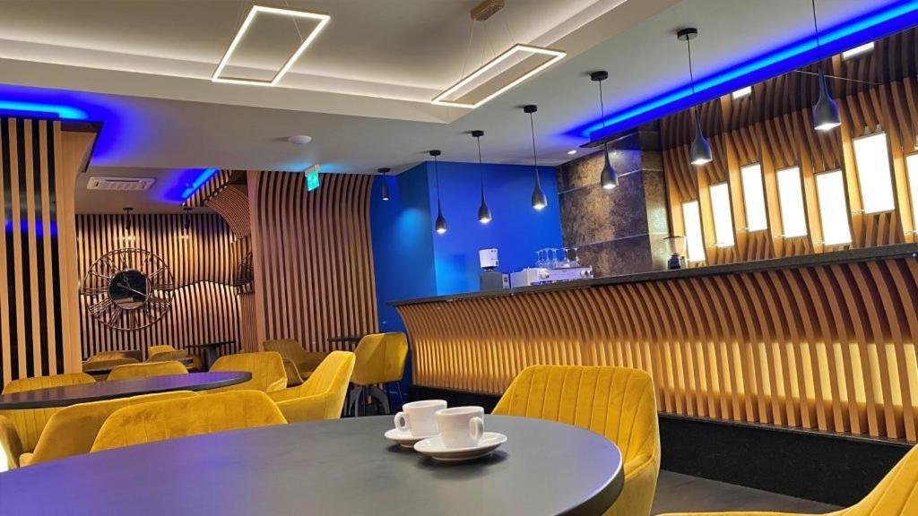 Hotel Condor Tulcea Extérieur photo