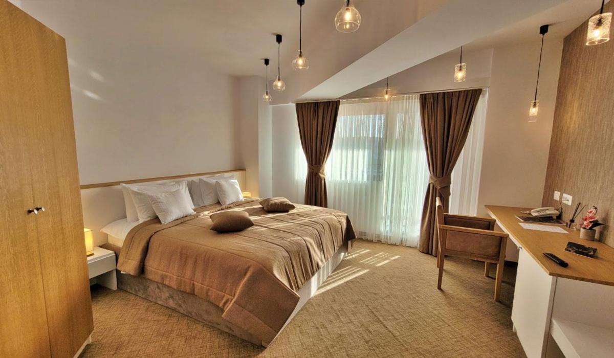 Hotel Condor Tulcea Extérieur photo