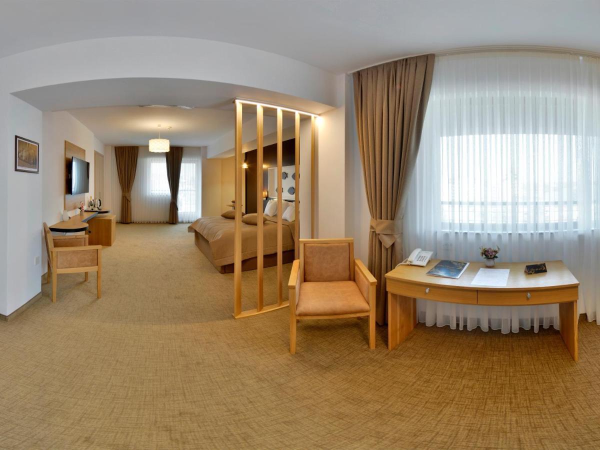 Hotel Condor Tulcea Extérieur photo