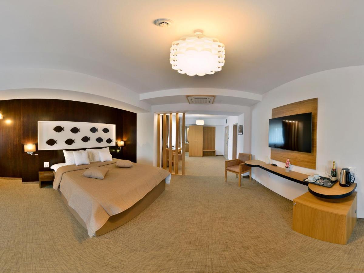 Hotel Condor Tulcea Extérieur photo