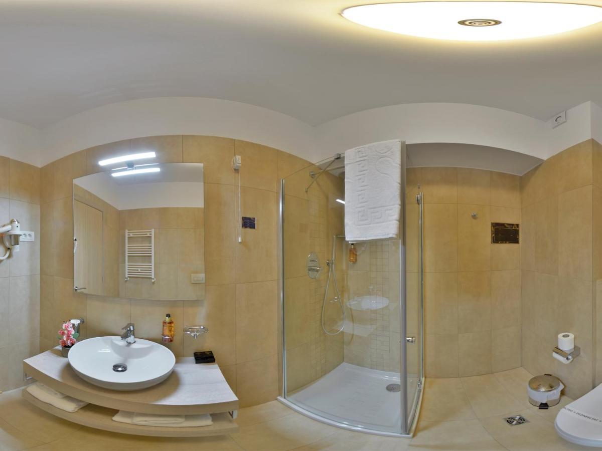 Hotel Condor Tulcea Extérieur photo
