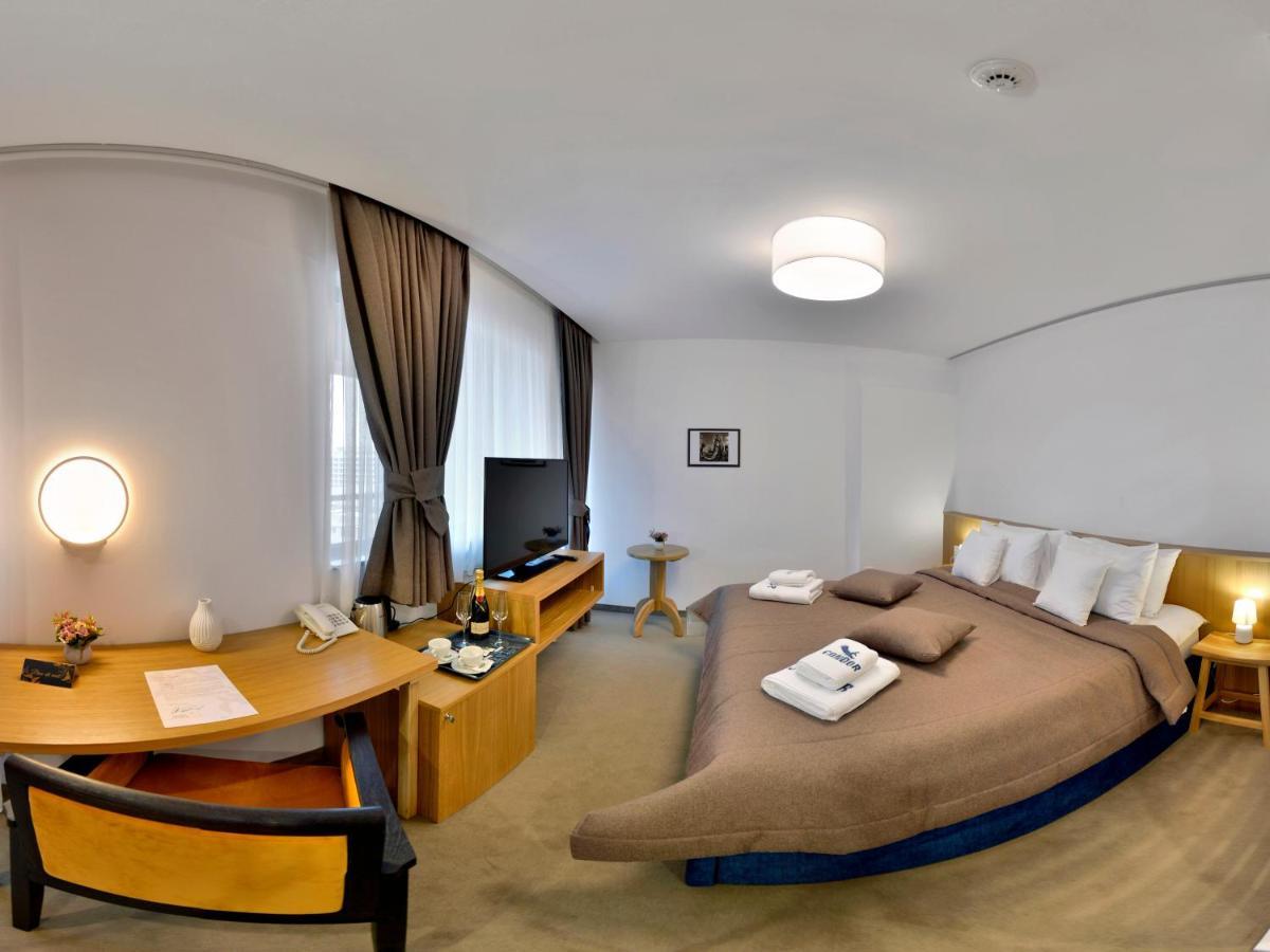 Hotel Condor Tulcea Extérieur photo