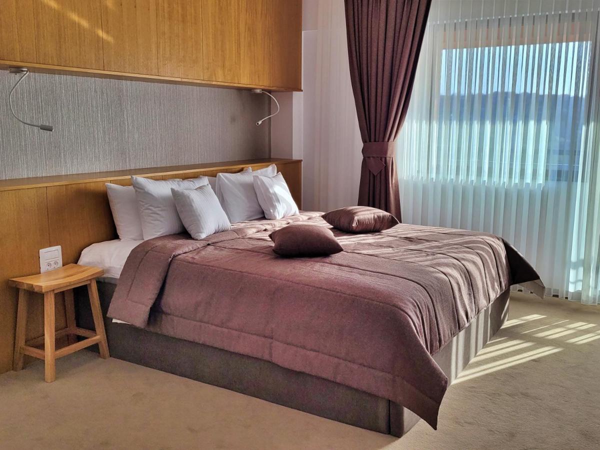 Hotel Condor Tulcea Extérieur photo